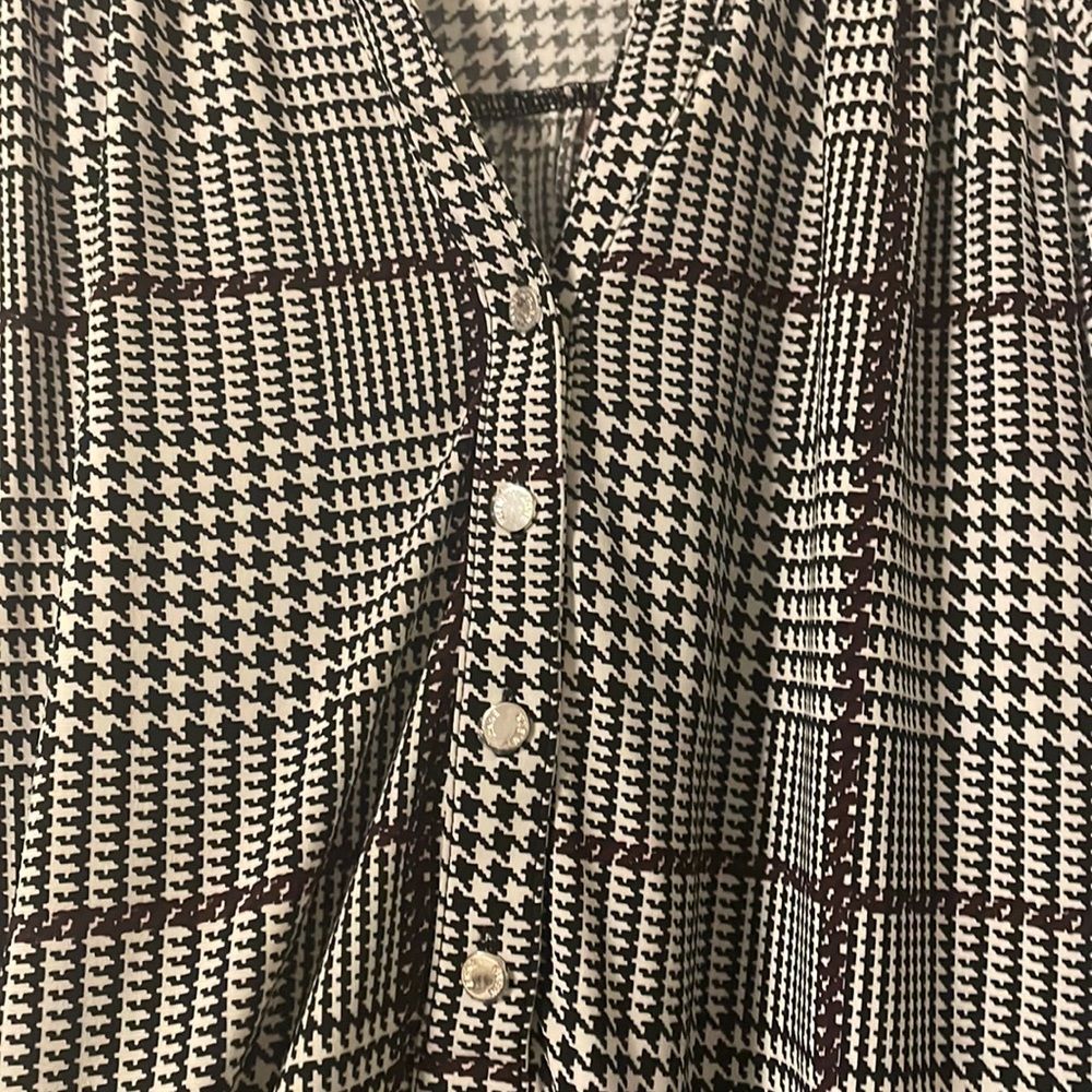 Button down blouse - Picture 3 of 3